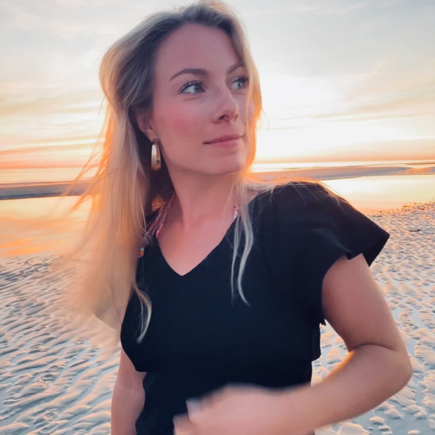 Annika Lauströer am Strand von Amrum im Abendlicht